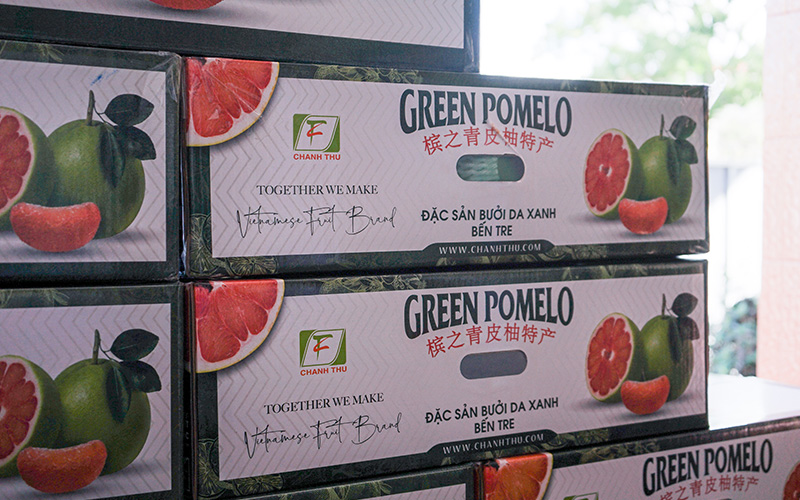 綠皮柚子正等待裝載至集裝箱。