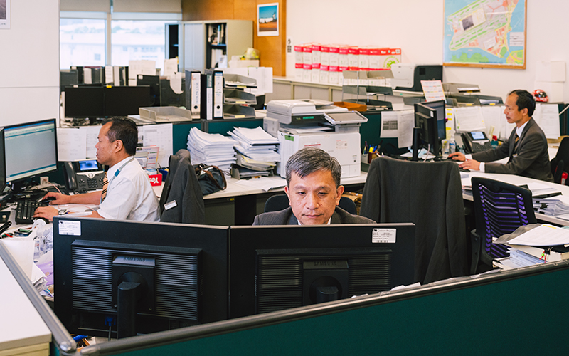 Cathay Cargo staff hard at work in the Cargo Operation Centre in the Cathay Cargo Terminal
