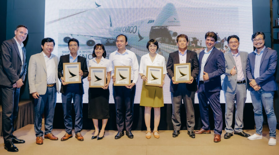 Ho Chi Minh winners gather with Cathay Country Manager Vietnam and Cambodia Nicolas Masse and Area Cargo Manager Son Duong (first and second left), and new Regional Head of Cargo Ashish Kapur (third from right)