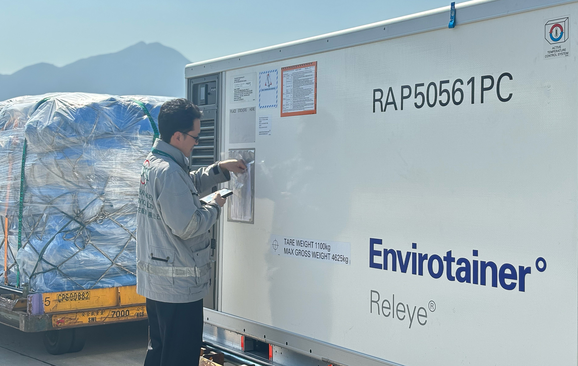Envirotainer’s Releye® containers send data to customers over cellular networks